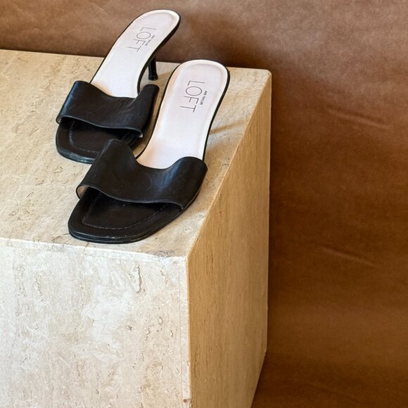 ANN TAYLOR LOFT OPEN TOE KITTEN HEELS IN BLACK - Picture 5 of 5